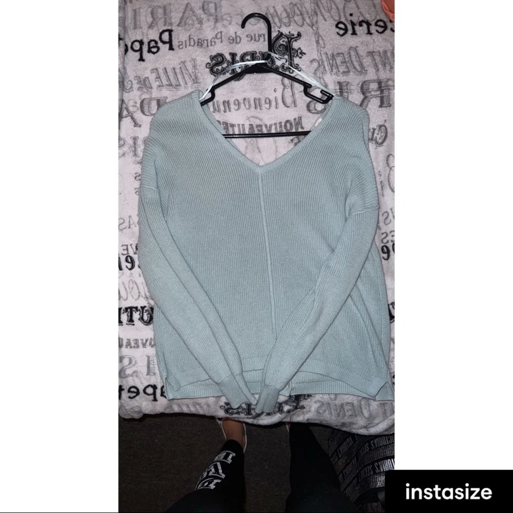 Sweater - Picture 1 of 2